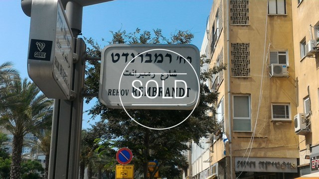 Spacious 4 room apartment for sale near Rabin Square Tel Aviv