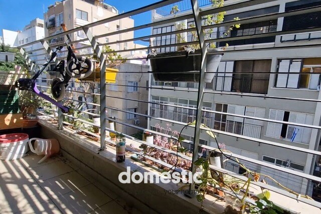 For sale 3 room apartment with parking and elevator in Lev Ha'ir Tel Aviv