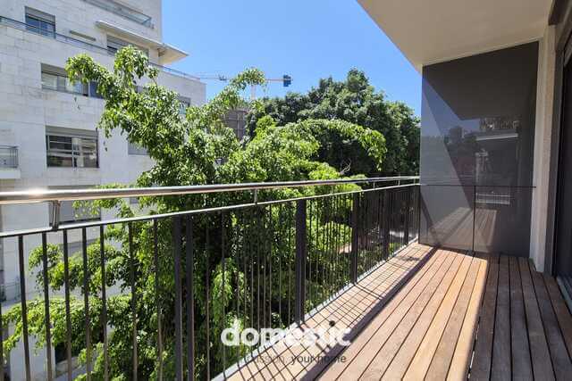 For sale new 4.5 room apartment near Rabin Square Tel Aviv