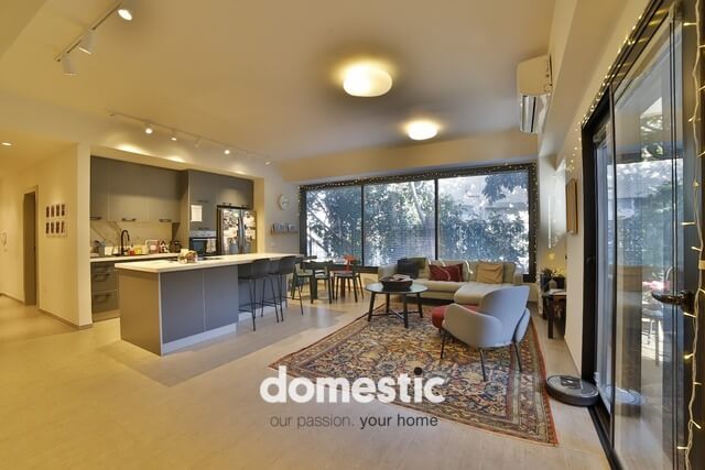 For sale 5 room apartment near Chen Boulevard Tel Aviv