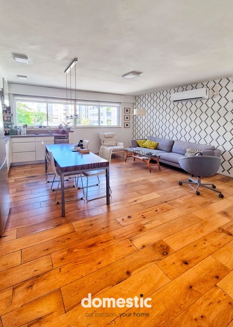 For sale renovated 4 room apartment near Kikar Hamedina Tel Aviv