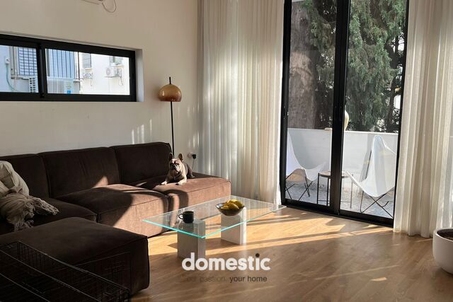 For sale renovated apartment off Ben Gurion Boulevard Tel Aviv