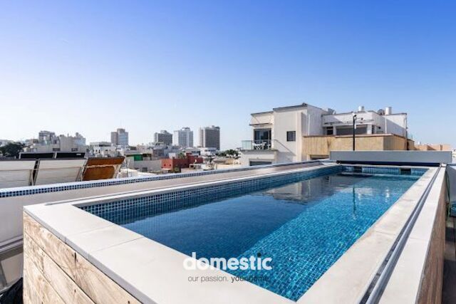 Penthouse with pool for sale on a quiet street near Hilton Beach Tel Aviv