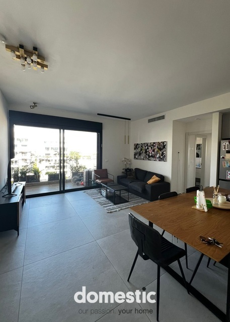 Modern 4 room apartment for sale near Yarkon Park Tel Aviv
