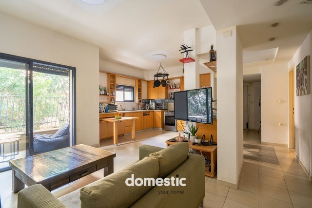 4 room apartment for sale in the alleys of Lev Ha'ir Tel Aviv