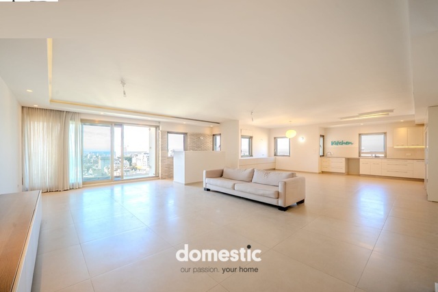 Mega apartment for sale in the Old North Tel Aviv