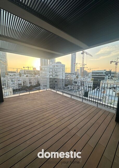 Large penthouse for sale near Kikar Hamedina Tel Aviv