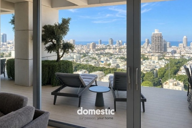 Full-floor luxury apartment for sale in central Tel Aviv