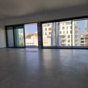 Large 5 room apartment for sale near Kikar Hamedina Tel Aviv