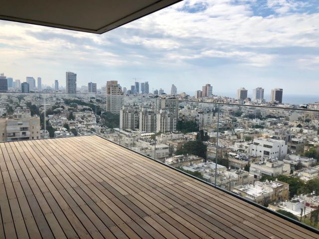 למכירה דירה מרווחת במגדל מבוקש בצפון הישן תל אביב