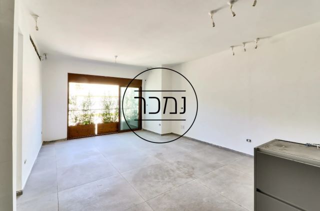 למכירה דירת 4 חדרים בבניין מחודש בצפון הישן תל אביב
