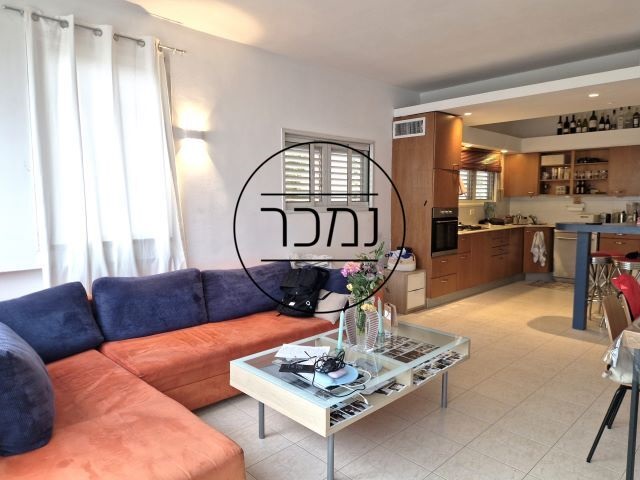 למכירה דירת 3 חדרים על כיכר הבימה תל אביב