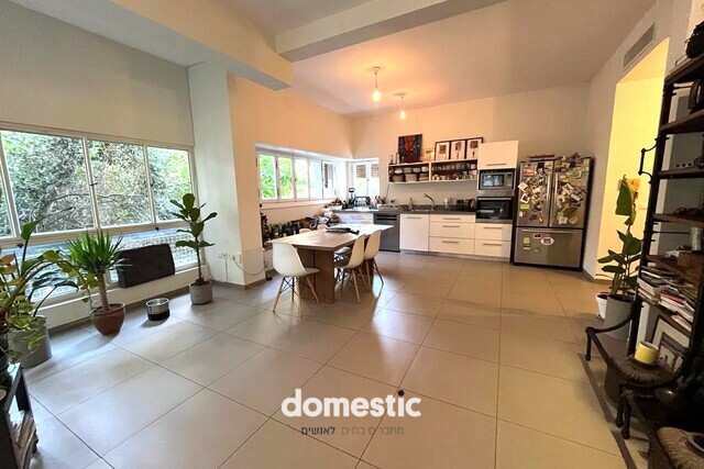 למכירה דירת 3 חדרים בבניין לשימור בקרבת שדרות חן תל אביב