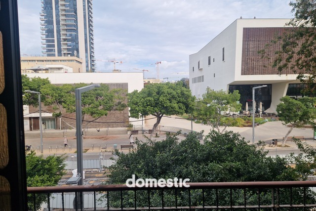 למכירה דירה ענקית מול קאנטרי ארלוזורוב תל אביב