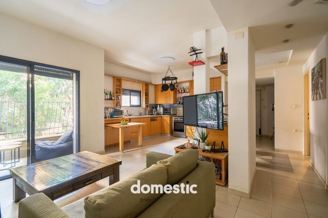 למכירה דירת 4 חדרים בסמטאות לב העיר תל אביב