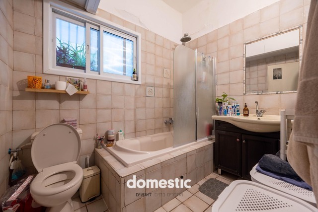 למכירה דירת גן מקסימה בצפון הישן תל אביב