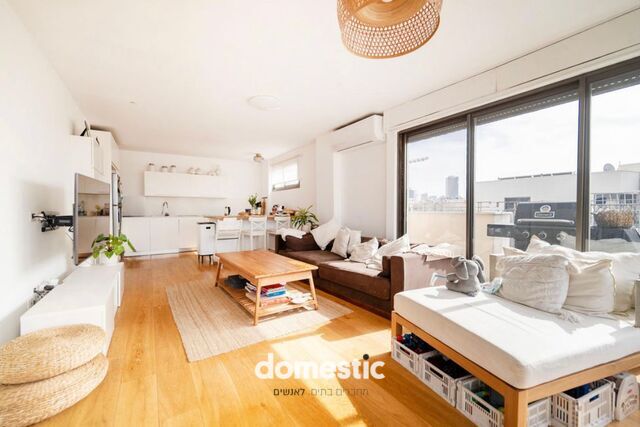 למכירה דופלקס גג בקרבת הבימה תל אביב