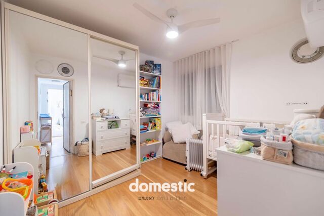 למכירה דופלקס גג בקרבת הבימה תל אביב