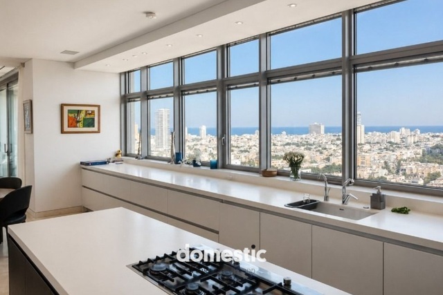 למכירה דירה על קומה בשלמות במרכז תל אביב