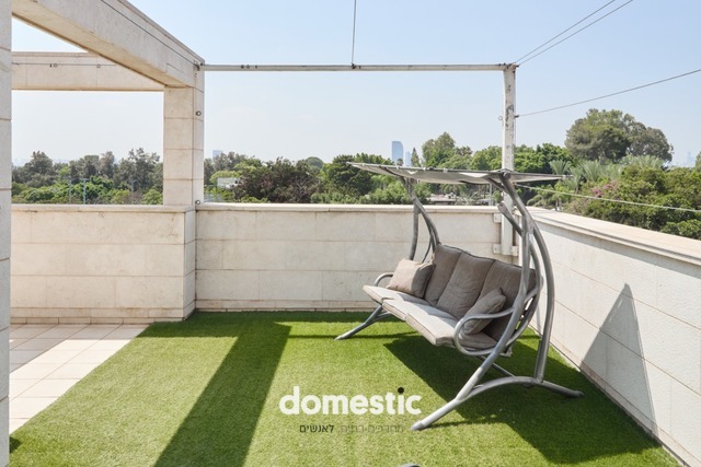 למכירה דופלקס גג עם טרסה ענקית בשכונת המשתלה תל אביב